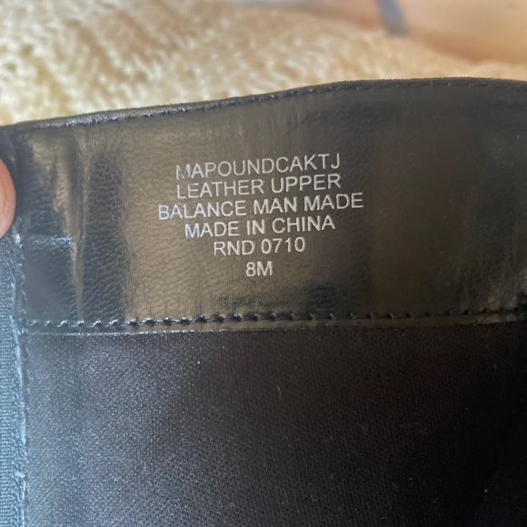 A pair of black boots size 9 - Picture 5 of 6